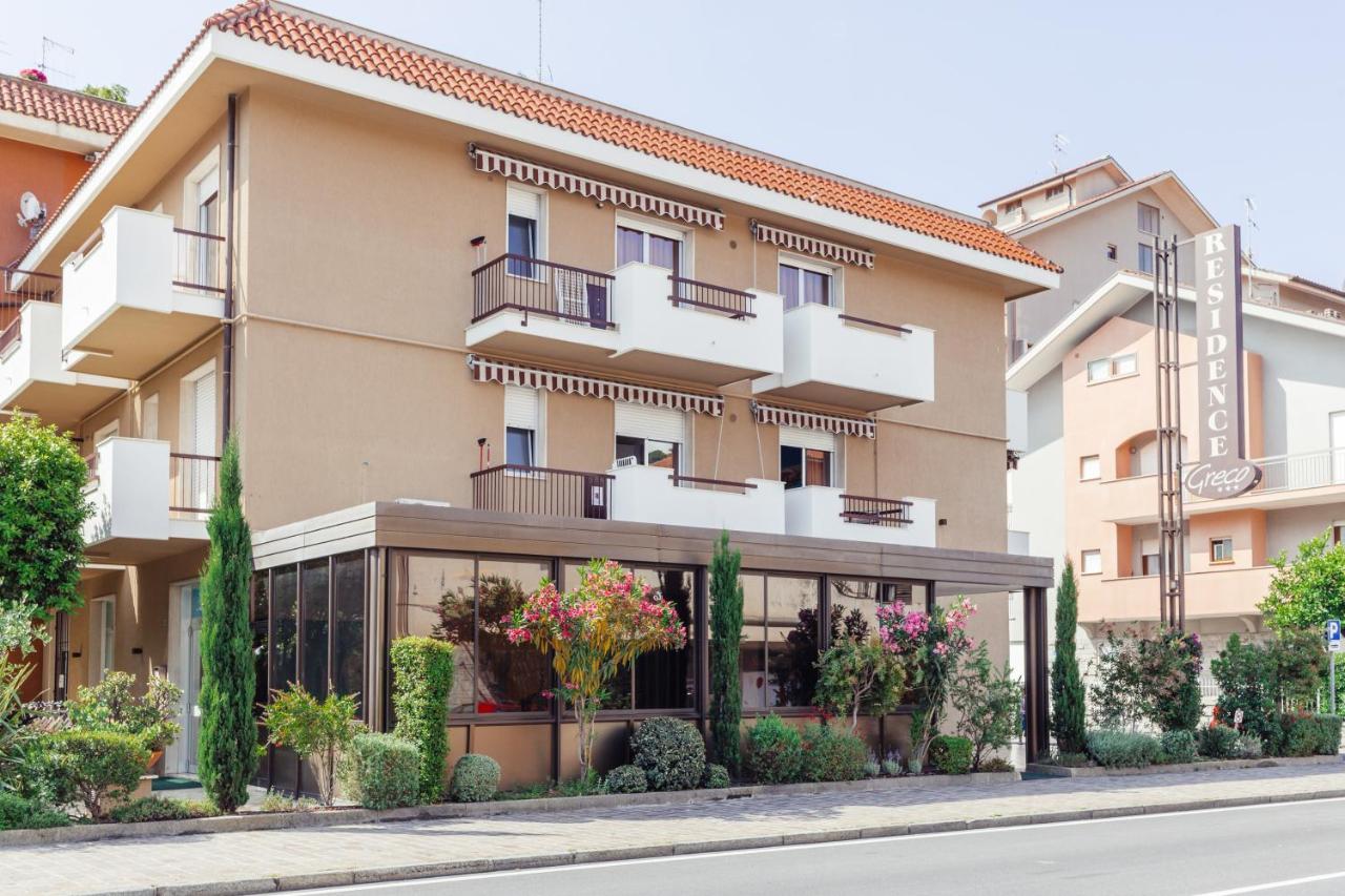 Residence Greco & Linda San Bartolomeo Al Mare Extérieur photo